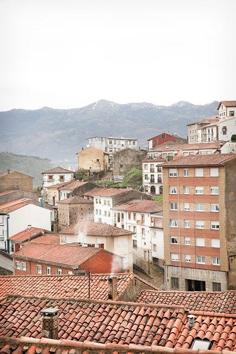 Vista de Lastes desde el Palacio de los Vallados