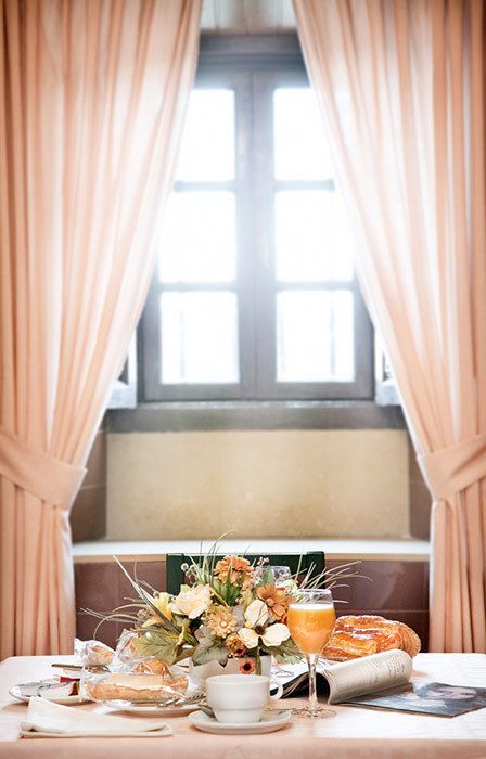 Comedor luminoso hotel Asturias