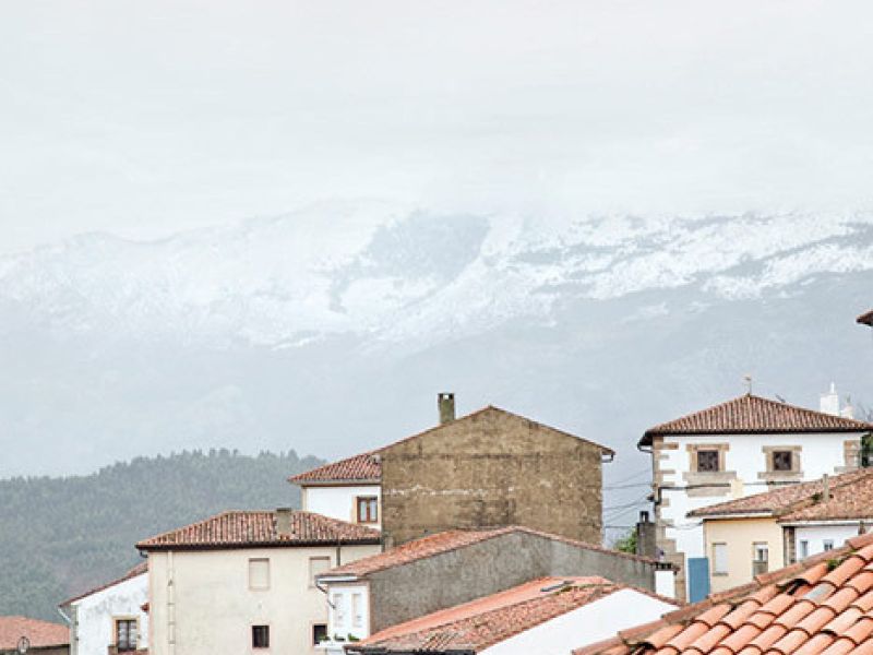 Montañas desde el Palacio de los Vallados